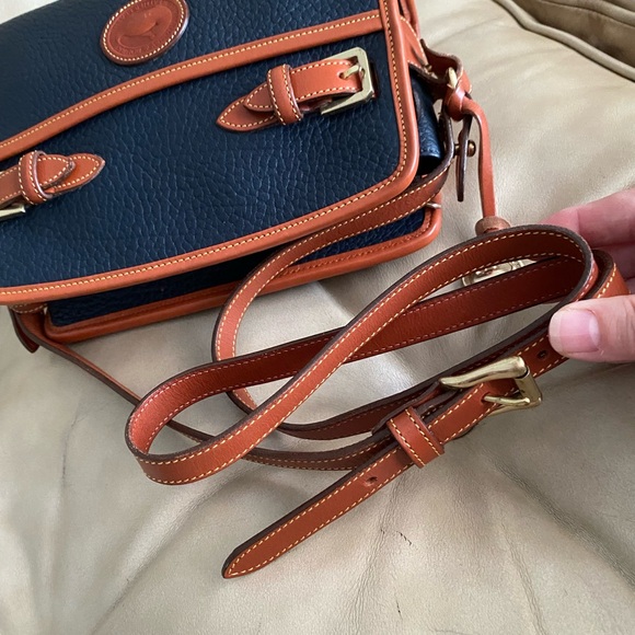 Sale! LKNW Dooney & Bourke Vintage Buckle Bag Navy/Black Pebble Leather AWL - Picture 11 of 14